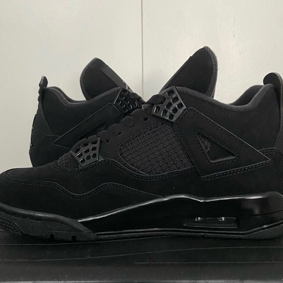 Black cat Jordan’s 2020 main image 5